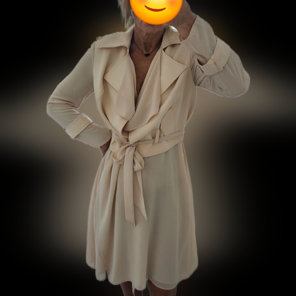 PH5 Ivory Tulle Underlay With Short Notched Collar Tie-Waist Dress Jacket - Picture 4 of 12